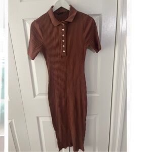 ASOS DESIGN RIBBED POLO MIDI DRESS
ORIGINAL PRICE:$68
Size US 6